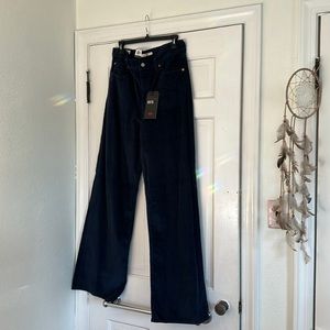 levi’s rib cage corduroy wide leg pant size 32x34